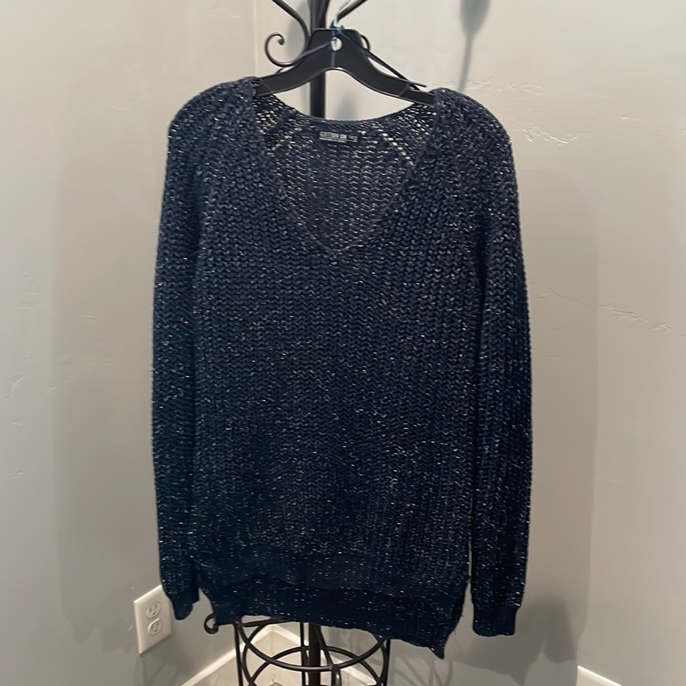 Tunic sweater in a blue color